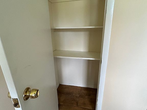 3rd image of 437 Midland Ave APT 7