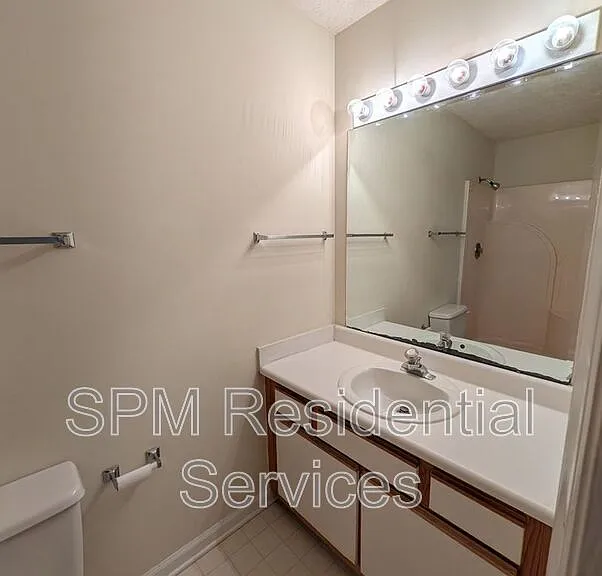 717 Varsity Dr — Photo 14