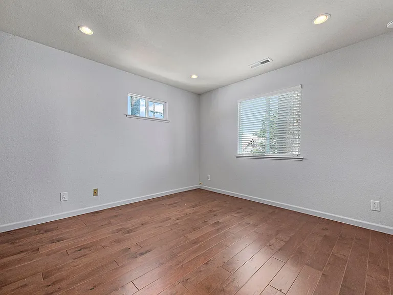 127 N 9th St — Photo 12
