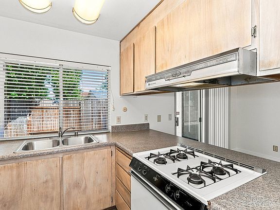 5th image of 7205 Dedrick Ct