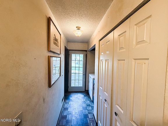 12th image of 1443 Eastgate Rd
