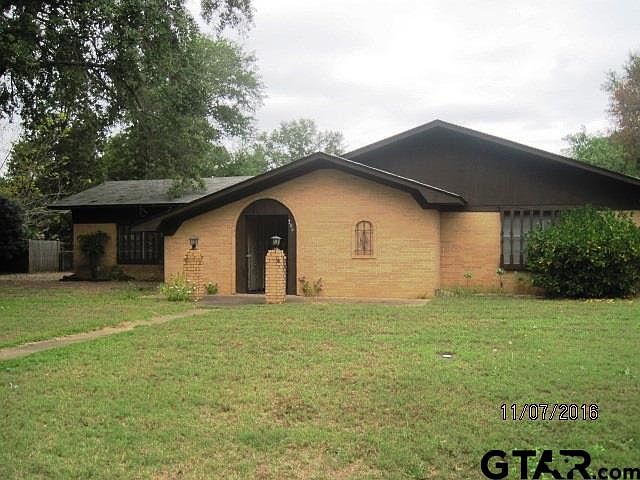 1st image of 204 Parkdale Dr W