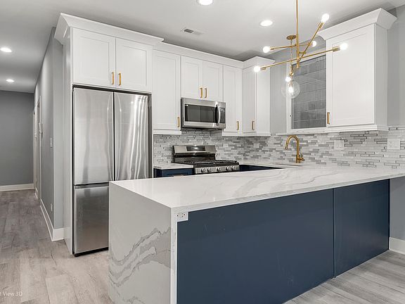 3rd image of 1239 S Fairfield Ave #1