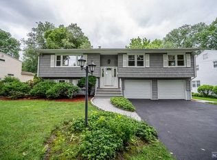 507 Marion Ln, Paramus, NJ 07652