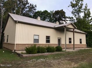 3819 Country Club Rd, Carbondale, IL 62901