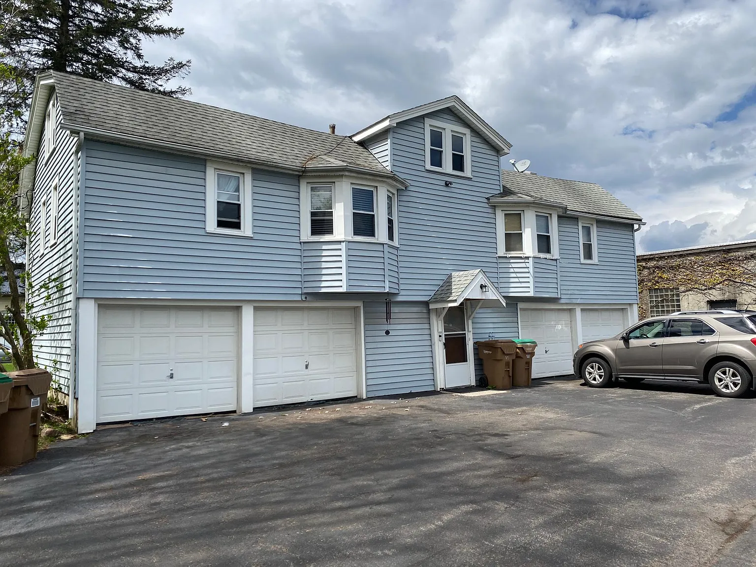 2 bed, 800 sqft, $1,325 — Photo 1