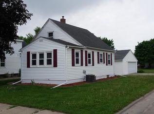615 12th St NE, Austin, MN 55912