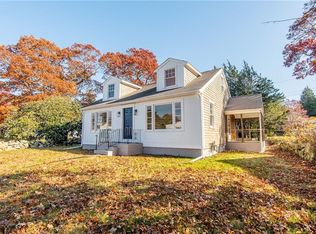 836 Main Rd, Tiverton, RI 02878