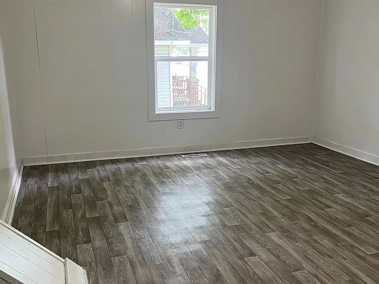 914 W Nichols St — Photo 18