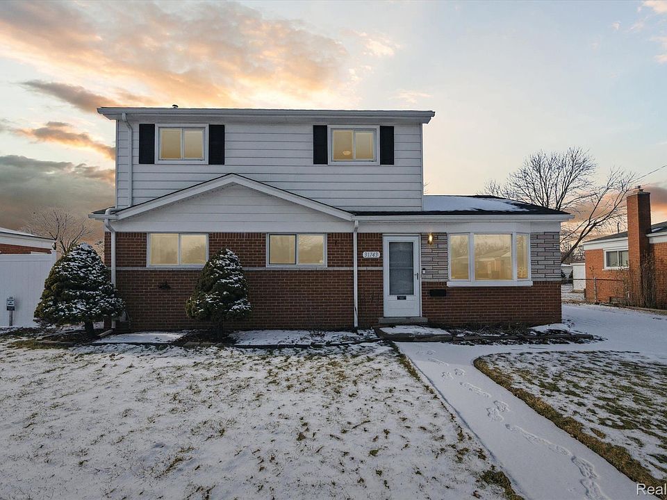 1st image of 31743 Beechwood Dr