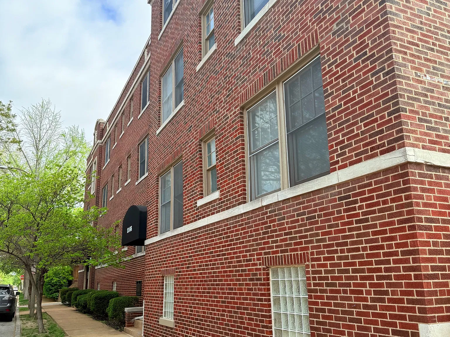 1 bed, 850 sqft, $1,195 — Photo 1