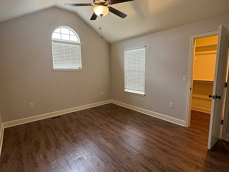 146 Barberry Ln — Photo 14