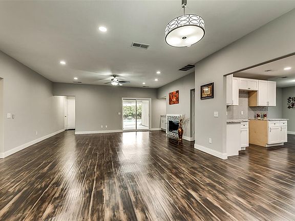 4th image of 1205 Thoreau Ln