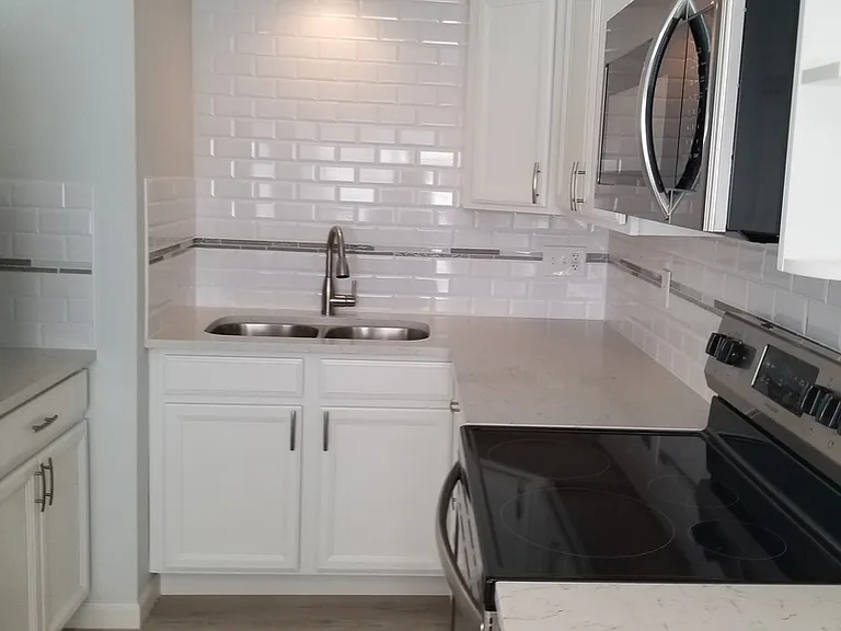 5580 S. Curtice Street 4-Plex — Photo 2