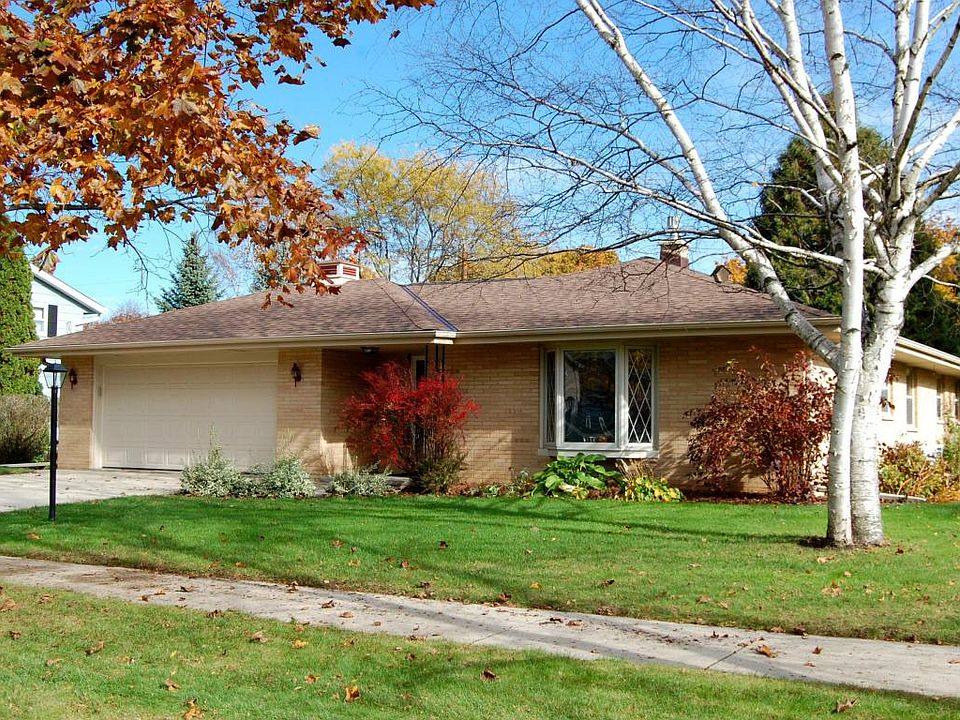 1st image of W65N374 Westlawn Ave