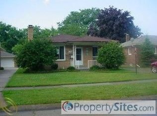 17630 Collinson Ave, Eastpointe, MI 48021