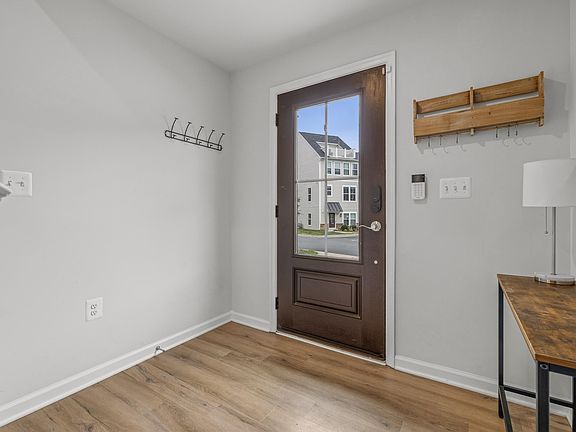 5th image of 4911 Sheridan St