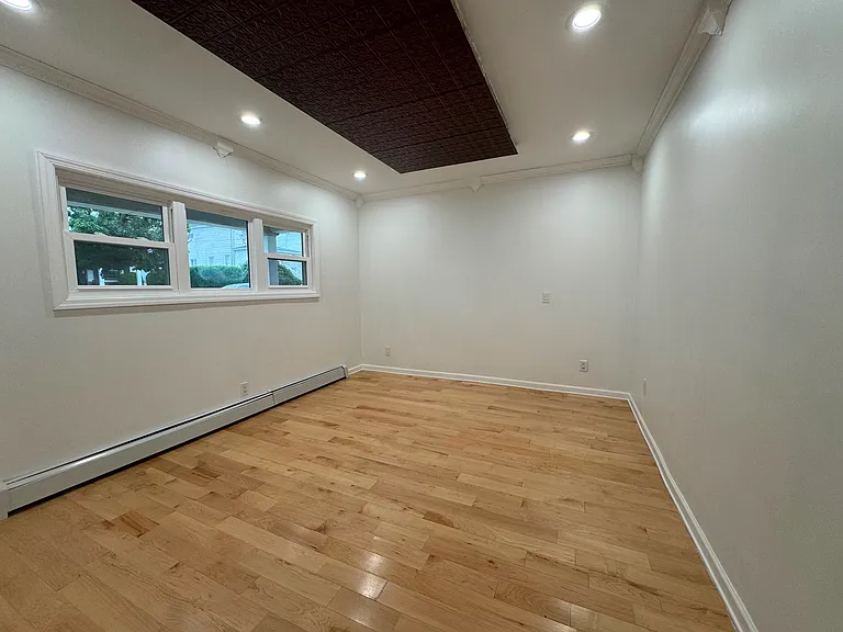 1319 Bryn Mawr St #1 — Photo 8