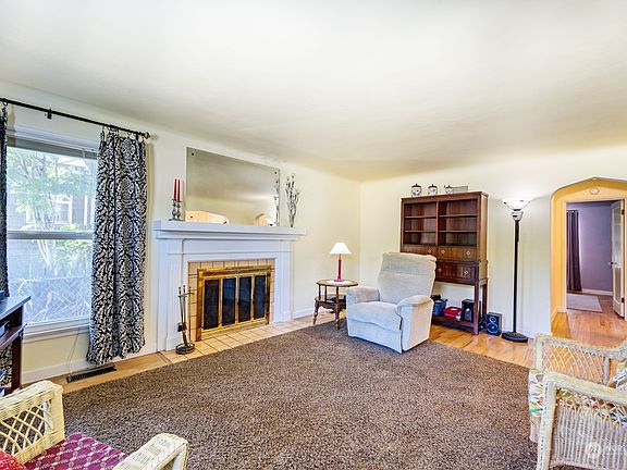 3rd image of 2315 11th Street
