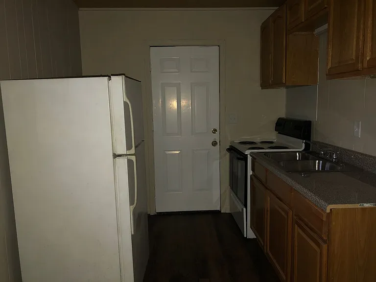 411 & 413 Nixon Ave SW — Photo 12