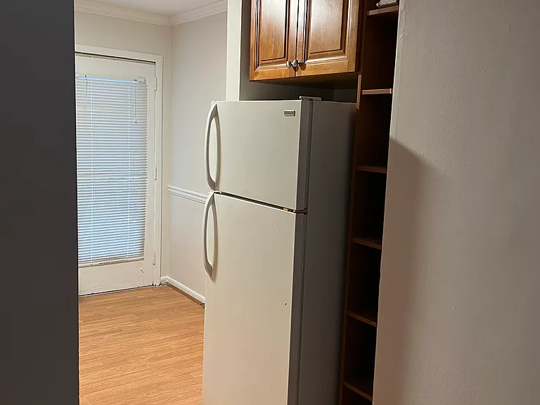 860 Monroe Dr NE #9 — Photo 3