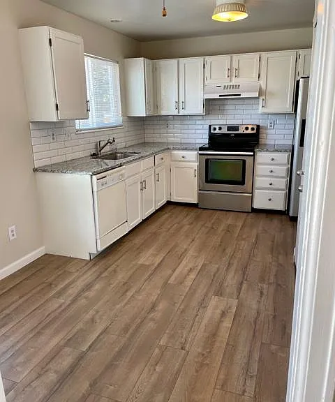 19724 E Loyola Cir — Photo 2