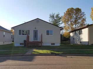 312 4th St N, Richardton, ND 58652