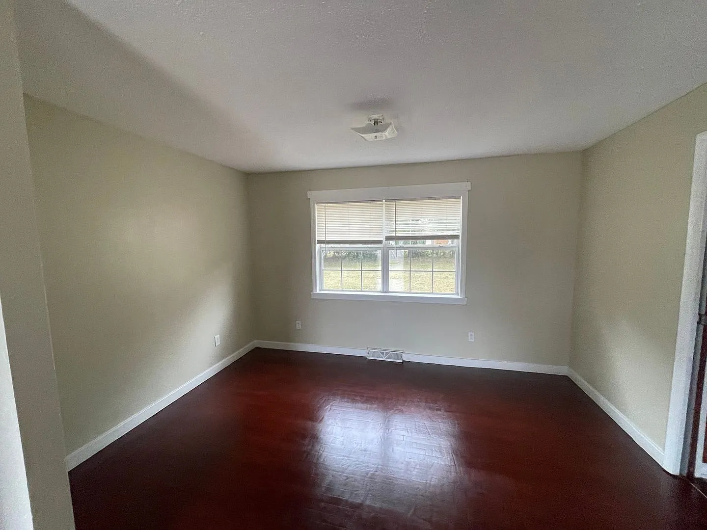 Charming 4-Bed, 2-Bath Home on a Spacious Corner Lot in Decatur, AL! — Photo 4