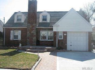 1508 Imperial Ave, New Hyde Park, NY 11040