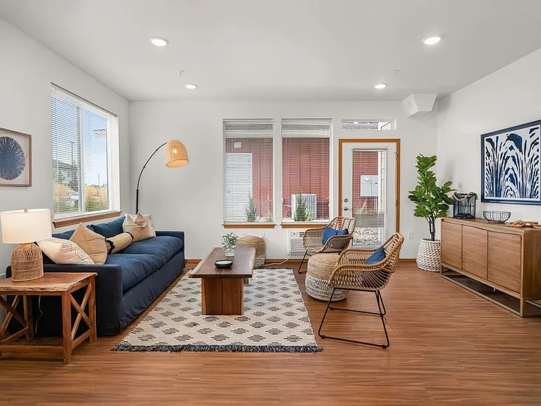 Bluegrass Farms Apartments — Photo 17
