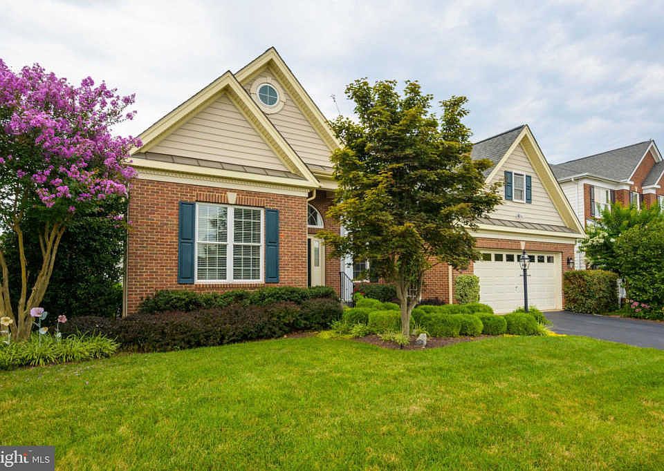 1st image of 15637 Alderbrook Dr