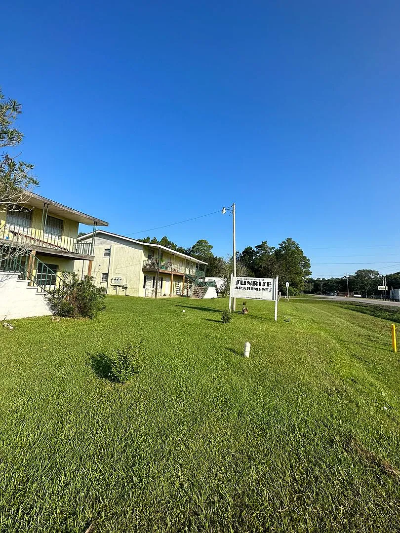 Sunrise Apartments — Photo 1