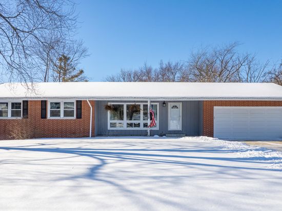 12418 White Oak Dr, Crown Point, IN 46307