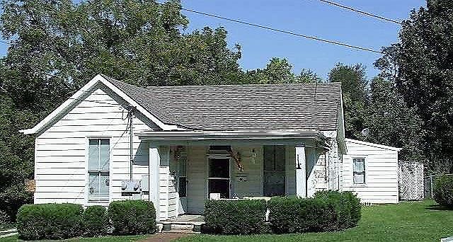 1st image of 113 Winn St
