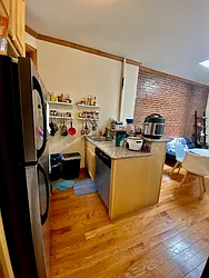 Rented by R New York