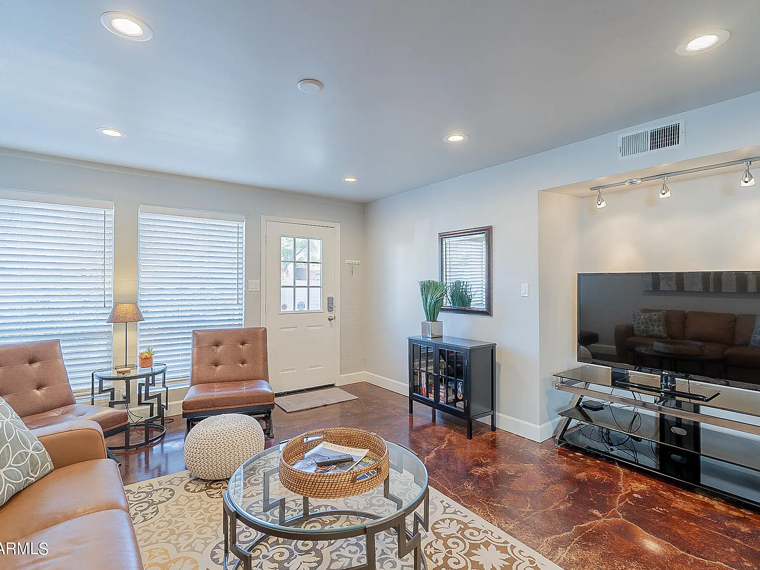 2 bed, 2.0 bath, 999 sqft, $2,500 — Photo 3