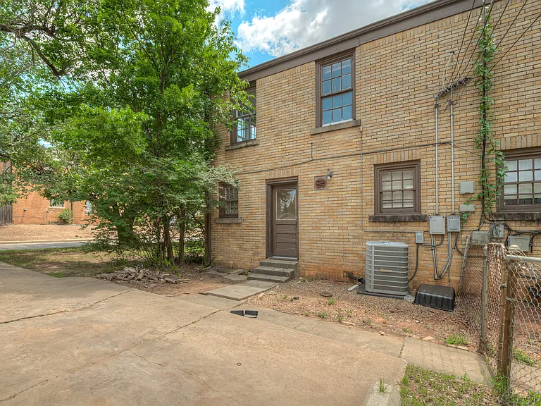 1803 NW 22nd Street - 2301 N. Florida — Photo 44