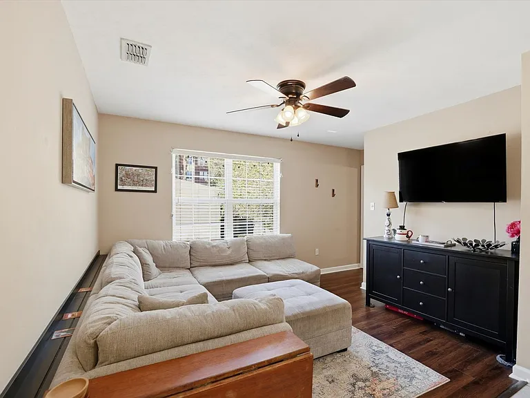 990 W Brevard St — Photo 33