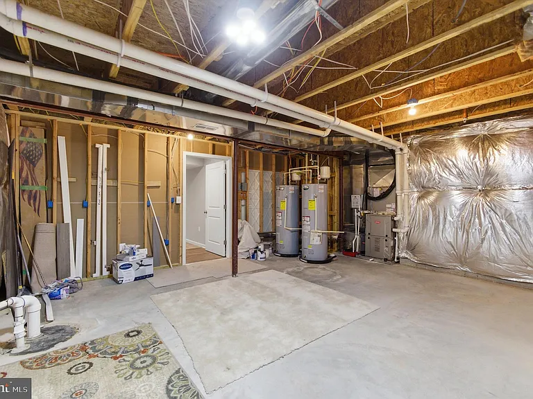 7585 Holly Ridge Dr — Photo 33
