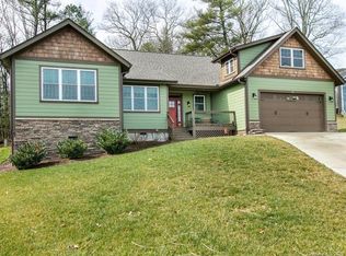 22 Hardie Ct #143, Hendersonville, NC 28792