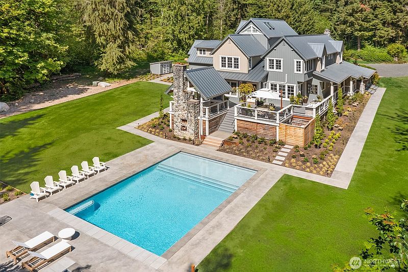 4th image of 20313 217th Avenue NE