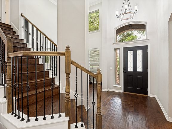 3rd image of 4567 Risinghill Dr