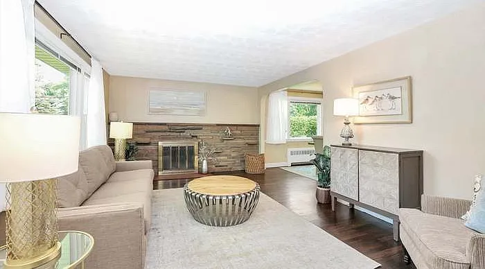 122 Puritan Dr — Photo 3