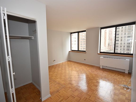 4th image of 250 E 40th St APT 6F