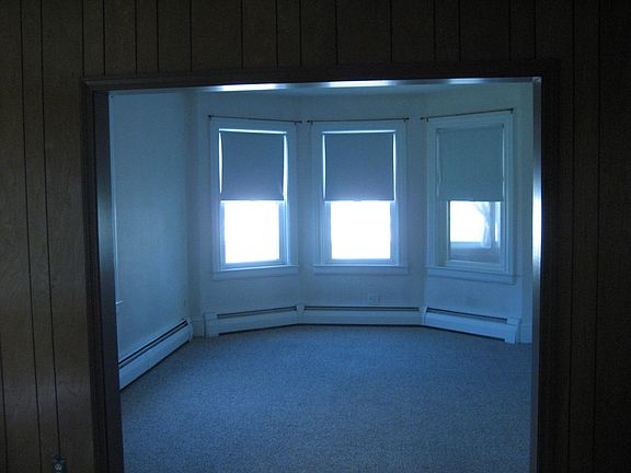 5th image of 41 Phenix Avenue # Large First Floor