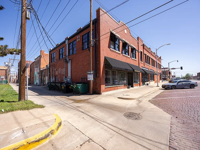 107 N 2nd St — Photo 2