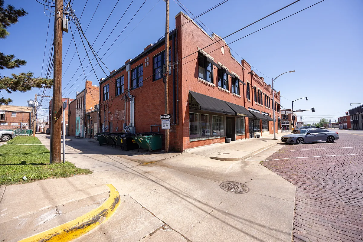 Building Photo - 107 N 2nd St
