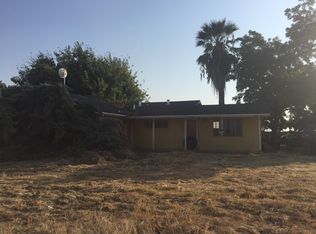 250 S Fairbanks Ave, Sanger, CA 93657