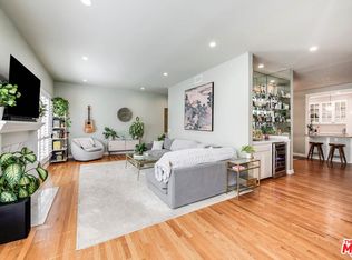 4444 Moorpark Way APT 202, Toluca Lake, CA 91602