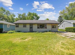 18143 W Elm St, Grayslake, IL 60030